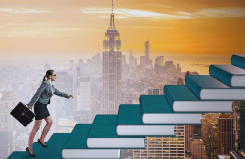 Kariyer Basamaklarını Hızla Çıkmak İçin Neden Sürekli Öğrenme Şart?